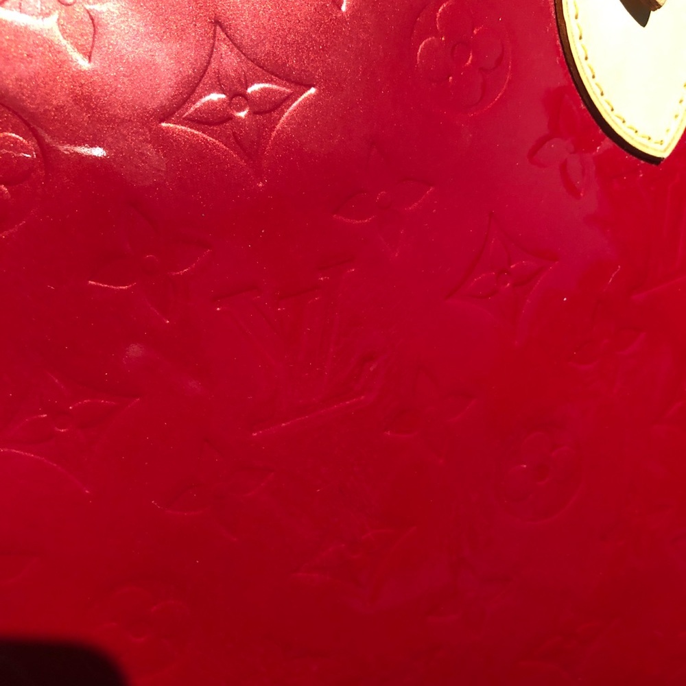 Authentic Louis Vuitton Red Brea - Picture 2 of 13